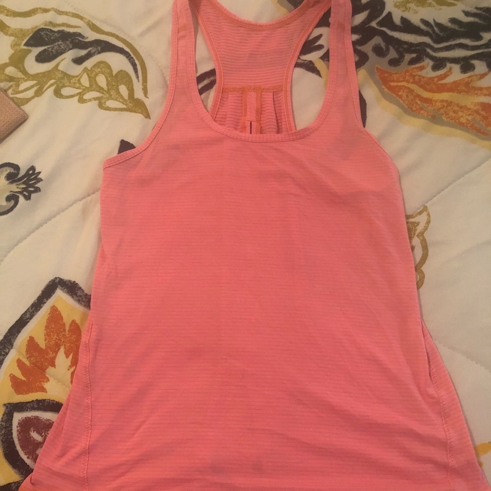 Lululemon tank size 4
